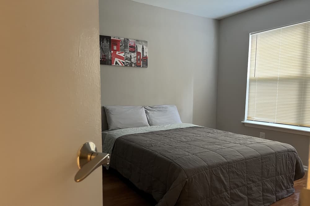 Photo of Bedroom in Gaithersburg