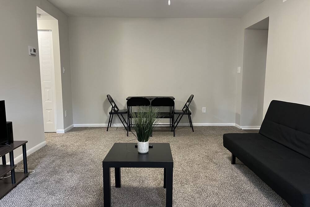 Photo of Livingroom in Gaithersburg