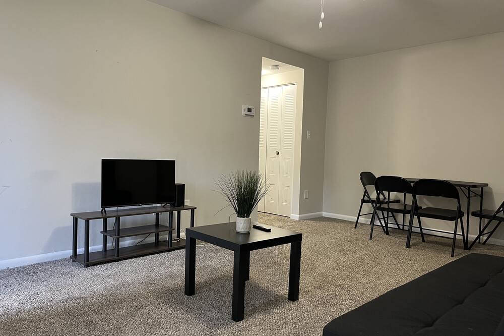 Photo of Livingroom in Gaithersburg