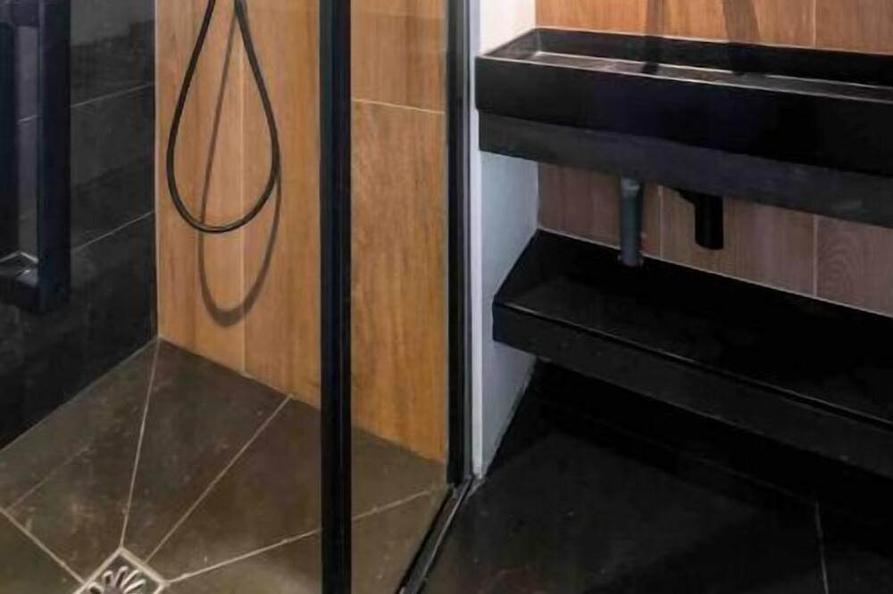 Photo of Bathroom in Belbeuf
