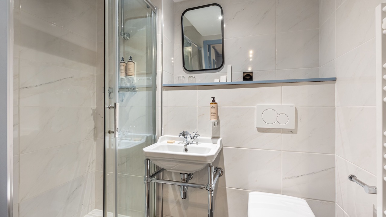 Photo of Bathroom in Batignolles