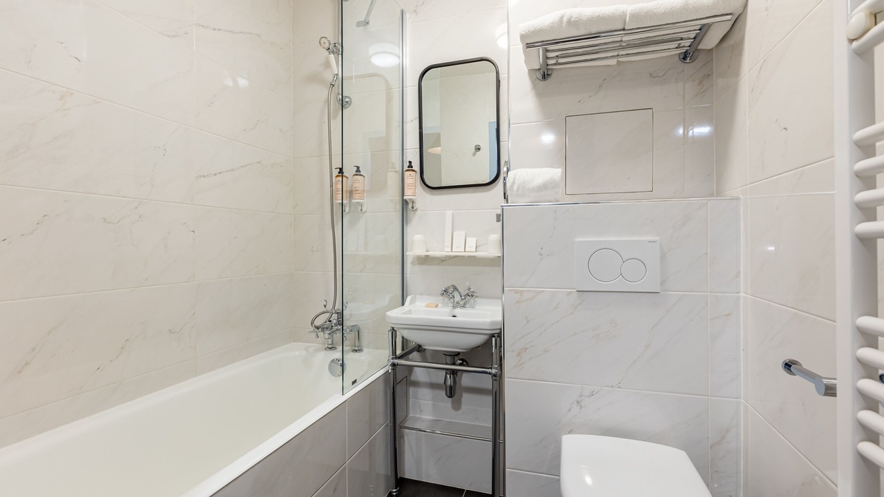 Photo of Bathroom in Batignolles