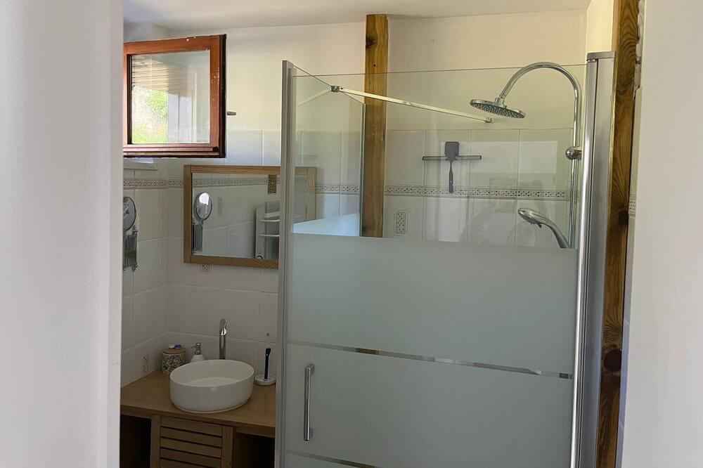 Photo of Bathroom in Kerien