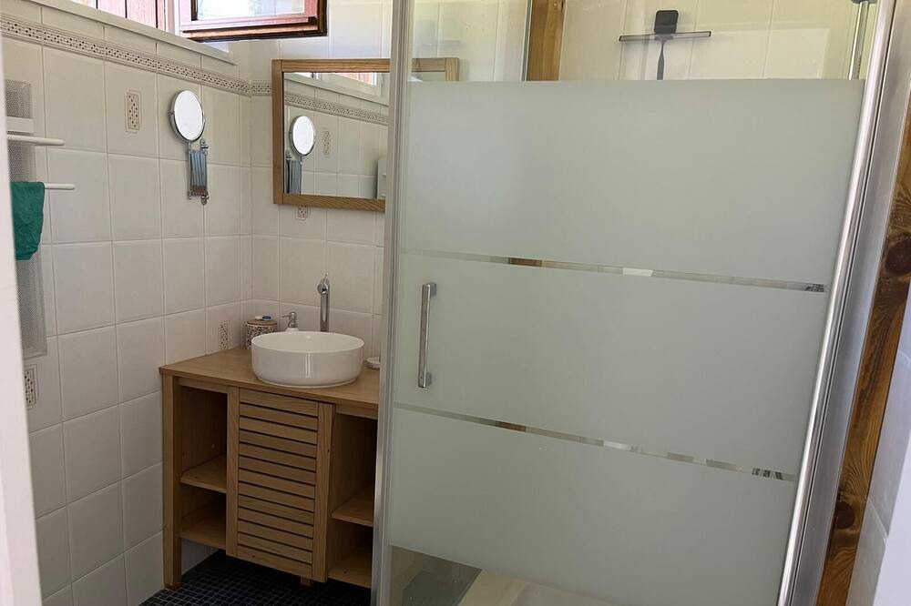 Photo of Bathroom in Kerien