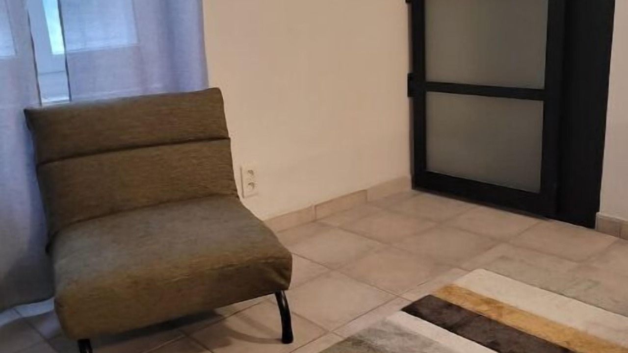 Photo of Others in Sens