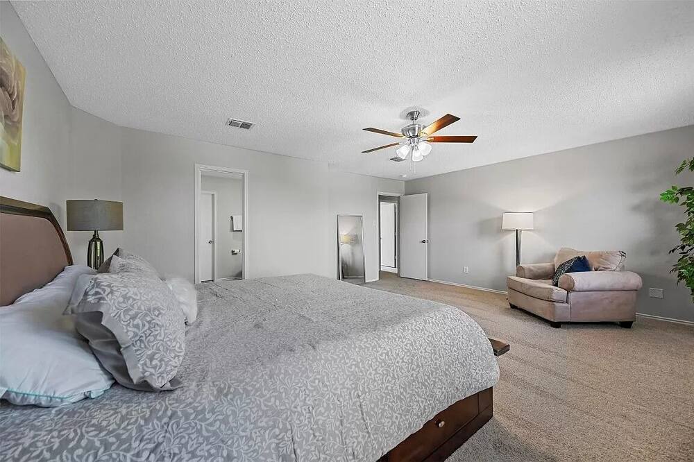 Photo of Bedroom in Justin