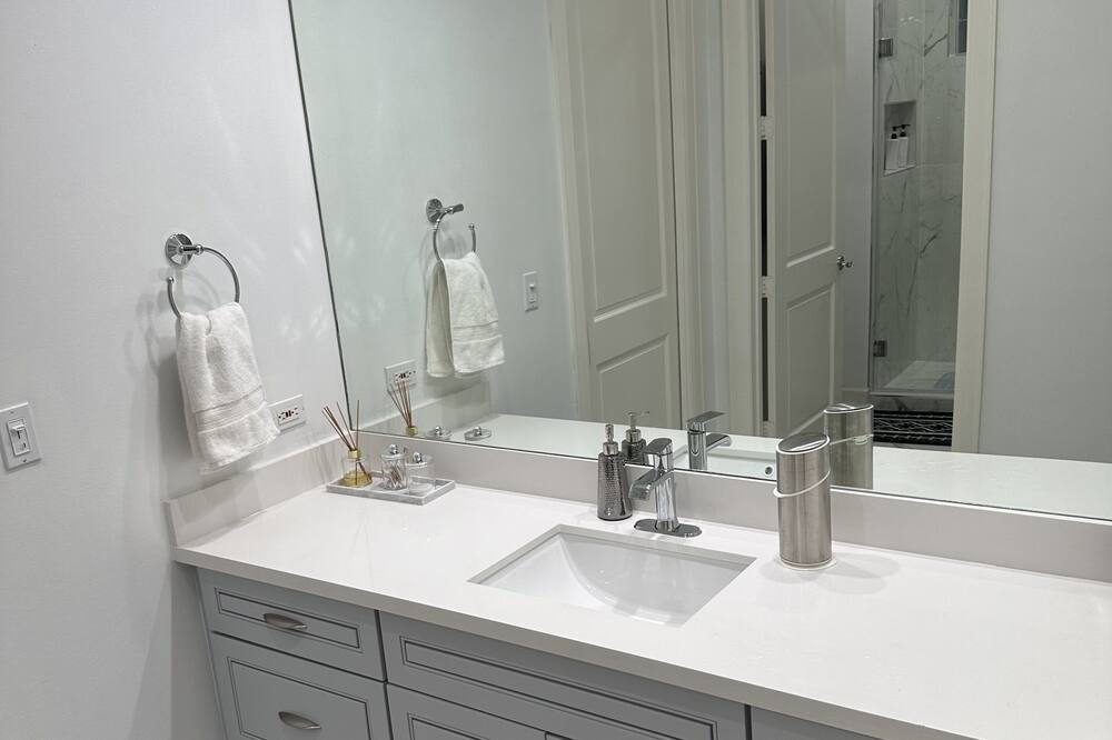 Photo of Bathroom in Spring