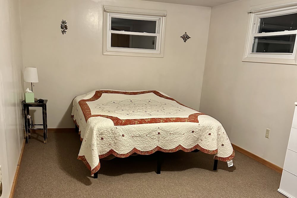 Photo of Bedroom in Warren