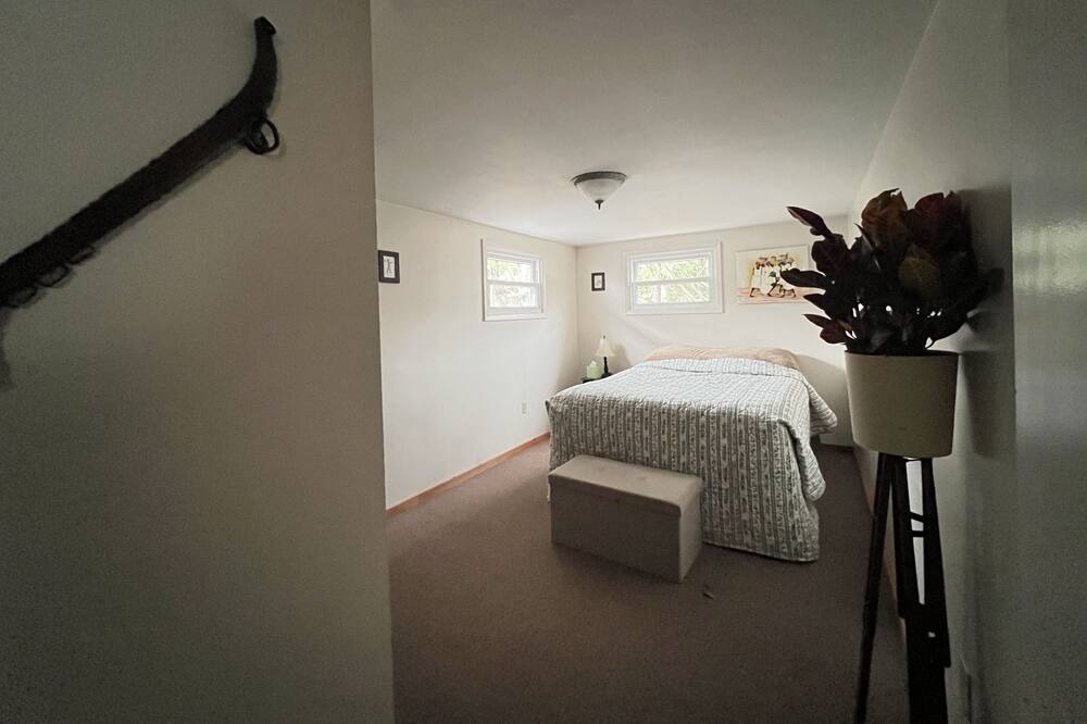 Photo of Bedroom in Warren