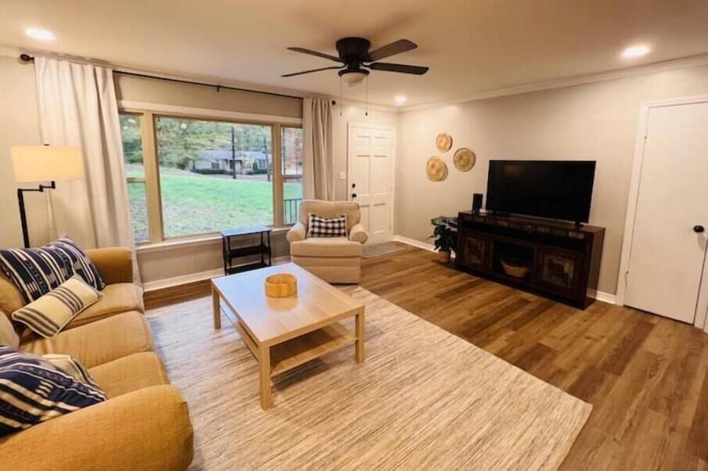 Photo of Livingroom in Jackson