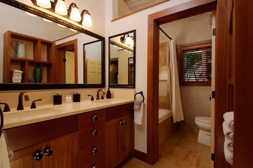 Photo of Bathroom in Paia