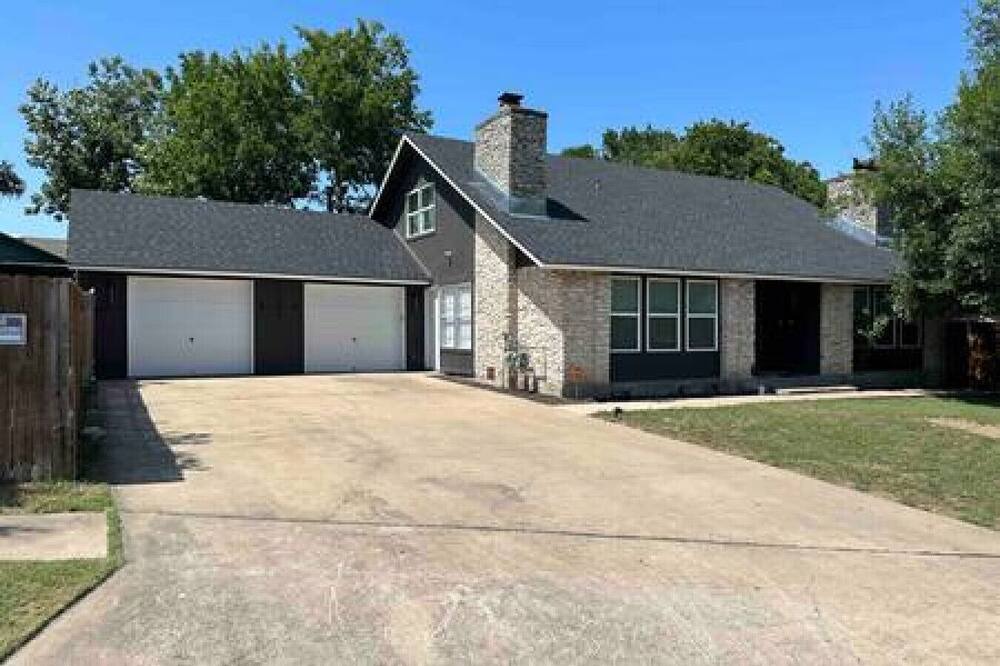 Photo of Outdoor in McNeil