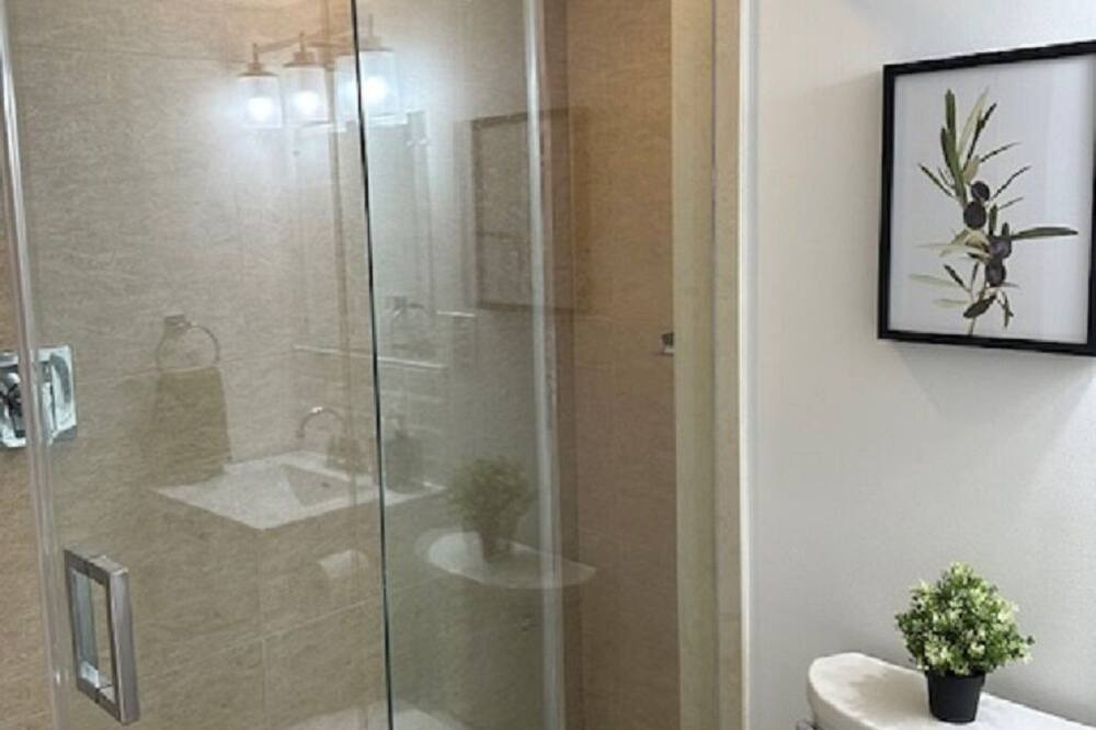 Photo of Bathroom in West Oak Trails