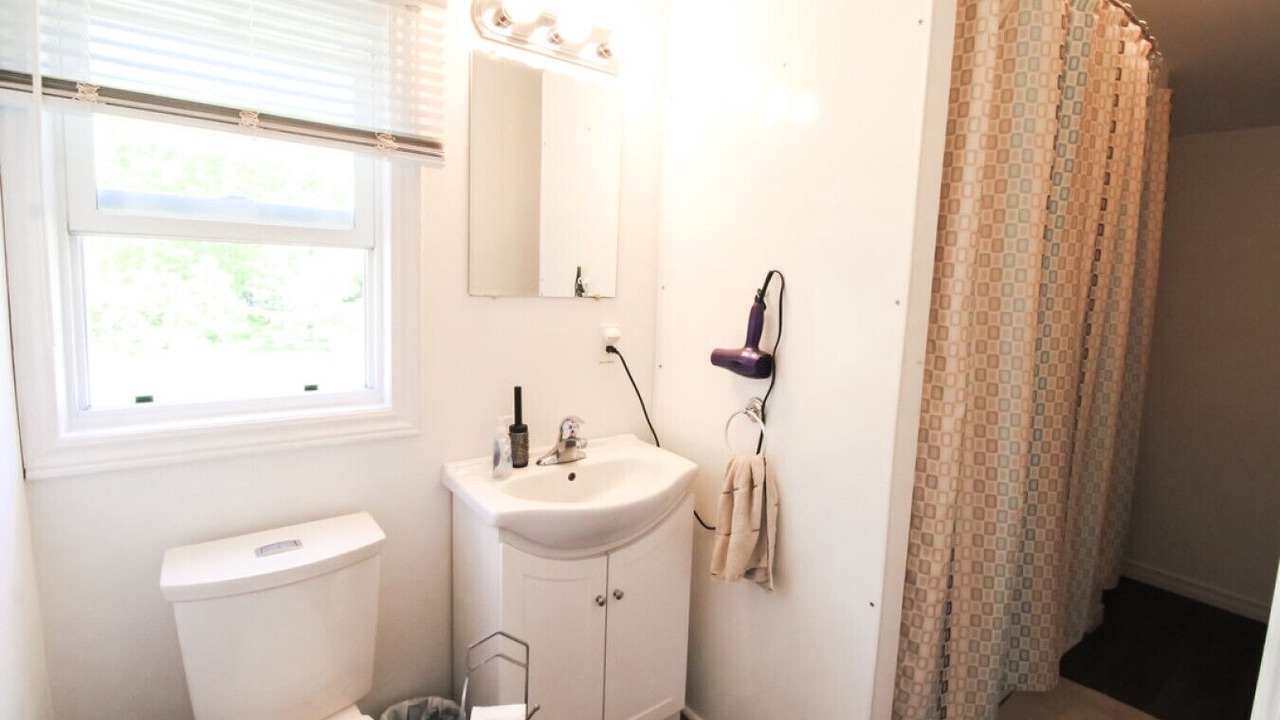 Photo of Bathroom in Colebrook