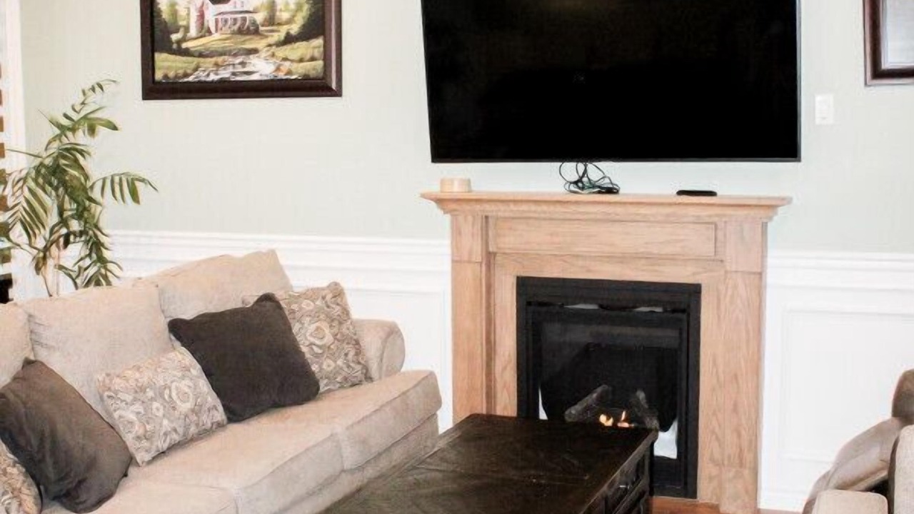 Photo of Livingroom in Amherstview