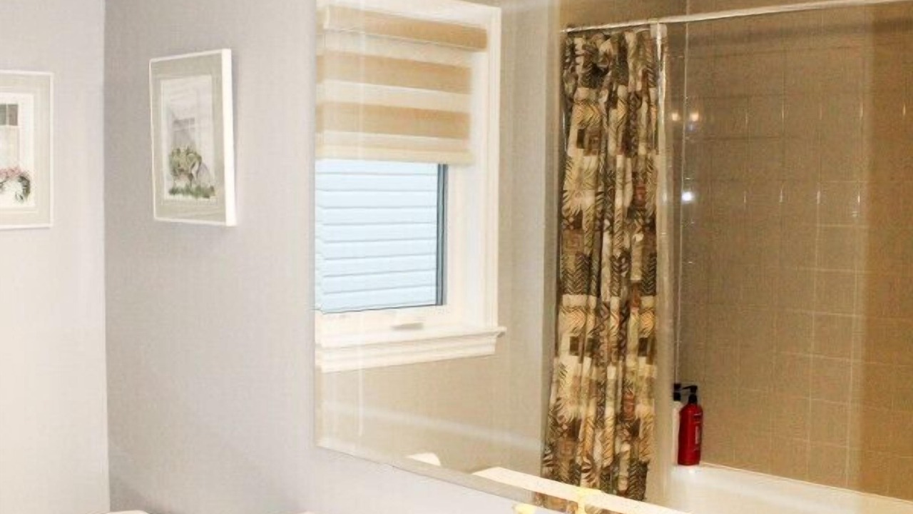 Photo of Bathroom in Amherstview