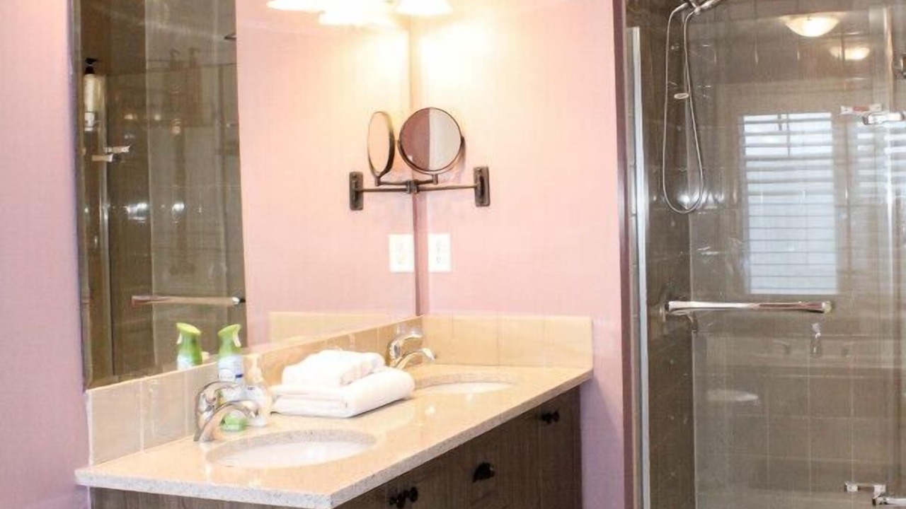 Photo of Bathroom in Amherstview