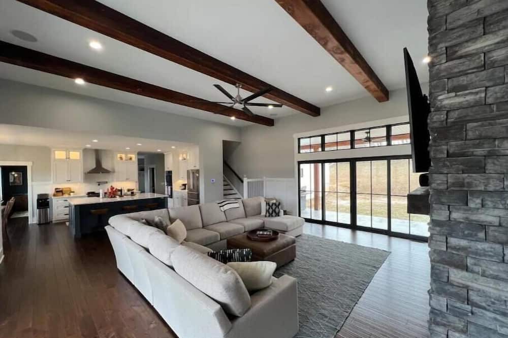 Photo of Livingroom in Muncy