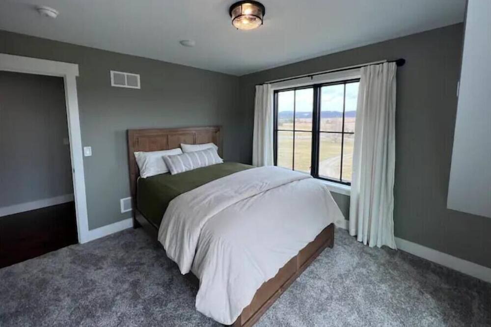 Photo of Bedroom in Muncy