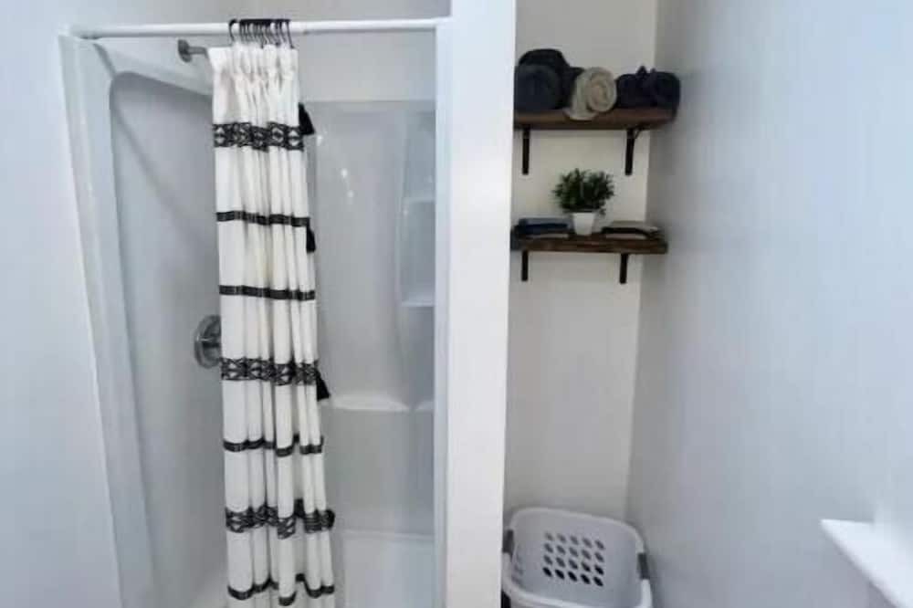Photo of Bathroom in Groveoak