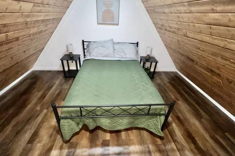 Photo of Bedroom in Groveoak