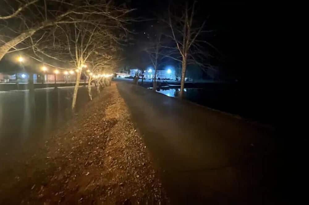 Photo of Outdoor in Groveoak