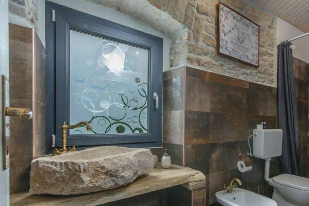 Photo of Bathroom in Prodol
