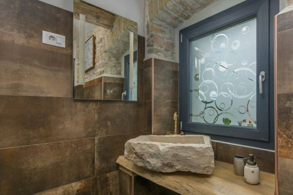 Photo of Bathroom in Prodol