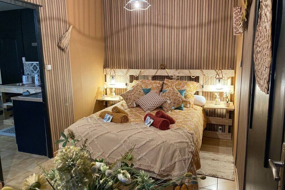 Photo of Bedroom in Ferques