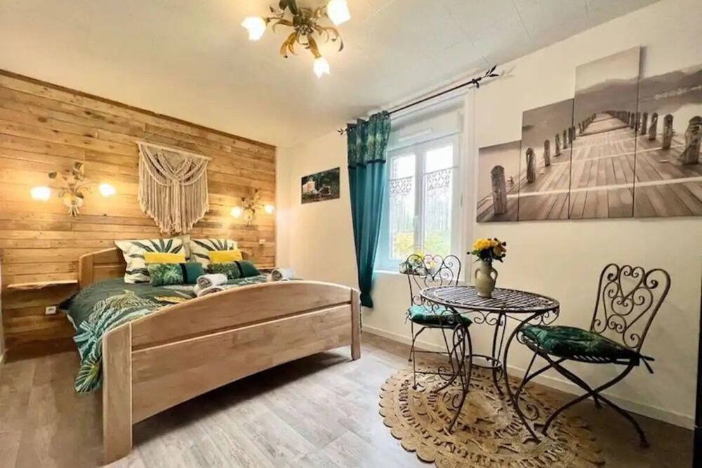 Photo of Bedroom in Caffiers