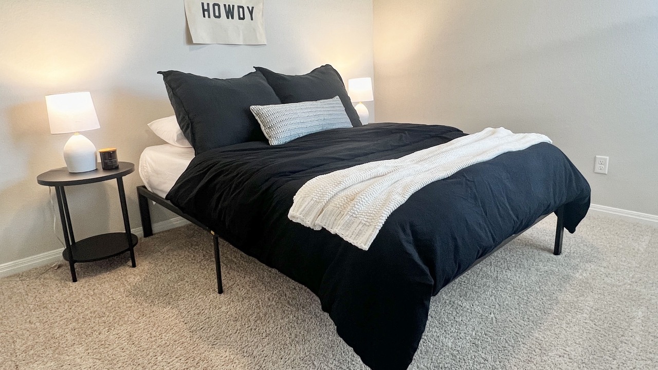 Photo of Bedroom in Kyle