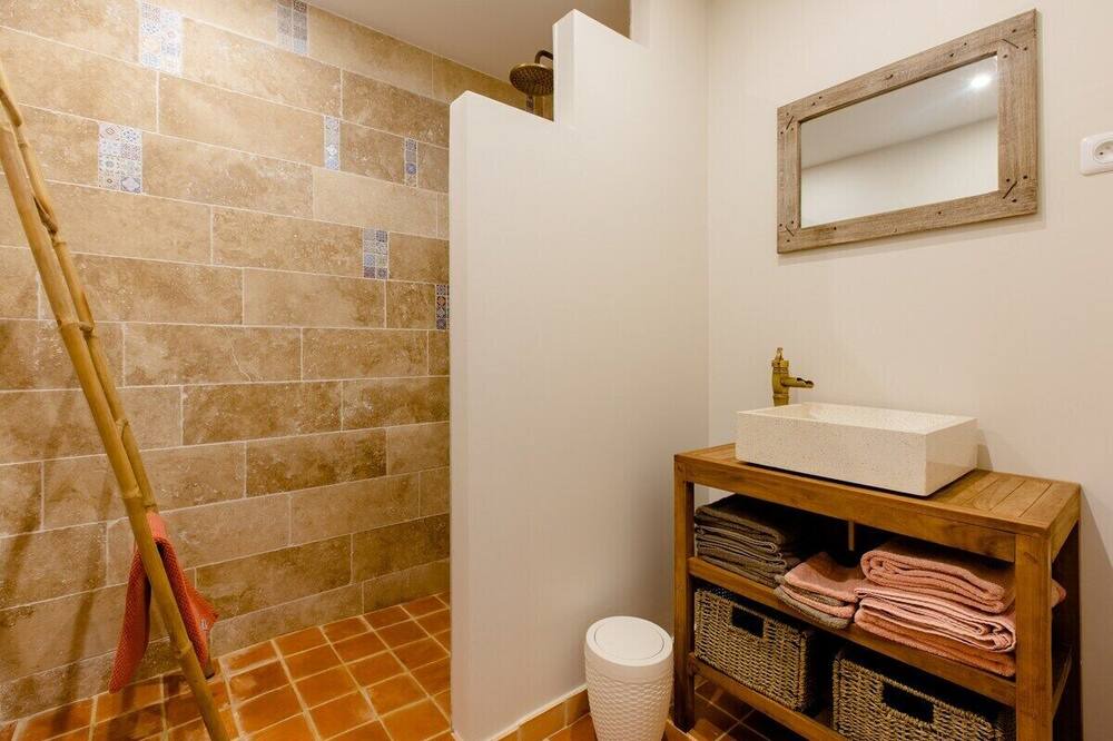 Photo of Bathroom in Saint-Etienne-au-Mont