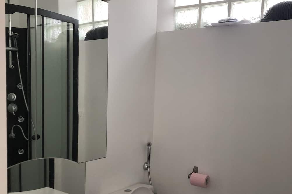 Photo of Bathroom in Cleon
