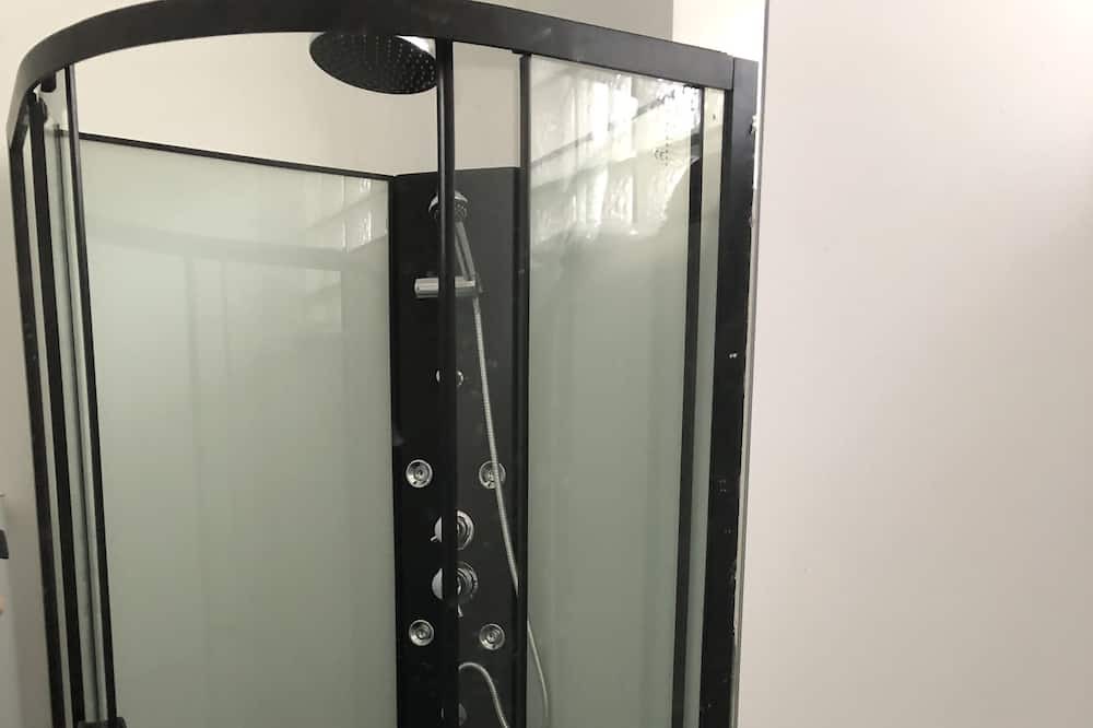 Photo of Bathroom in Cleon