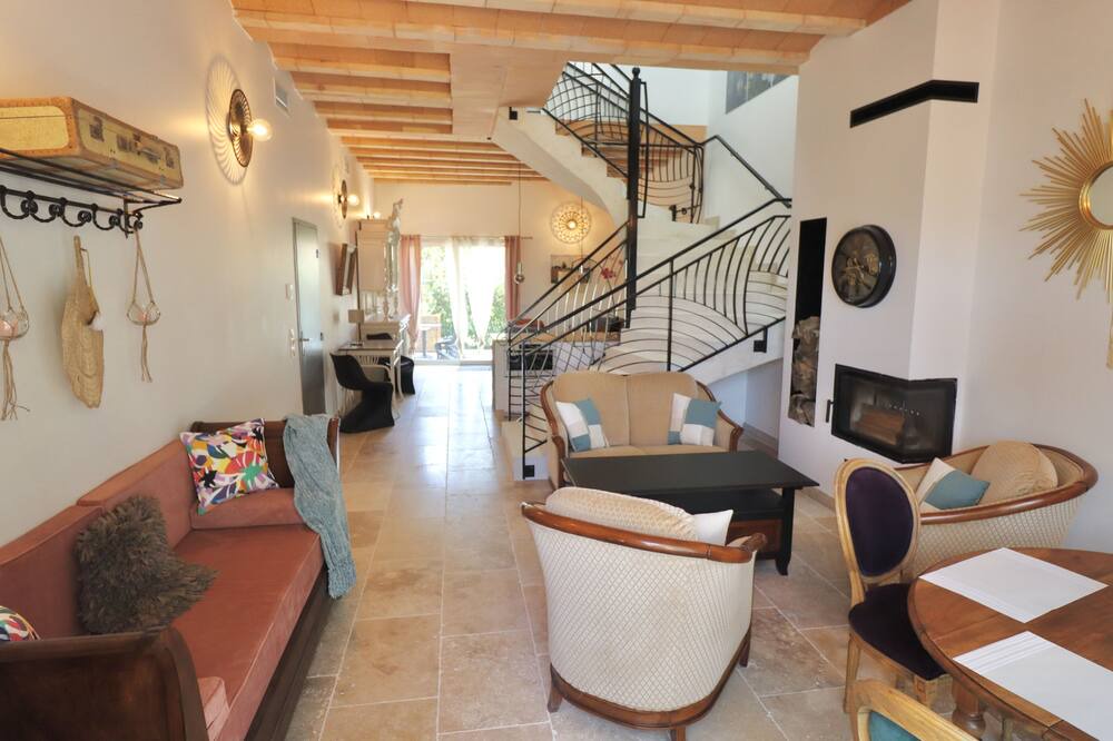Photo of Livingroom in Saint-Just