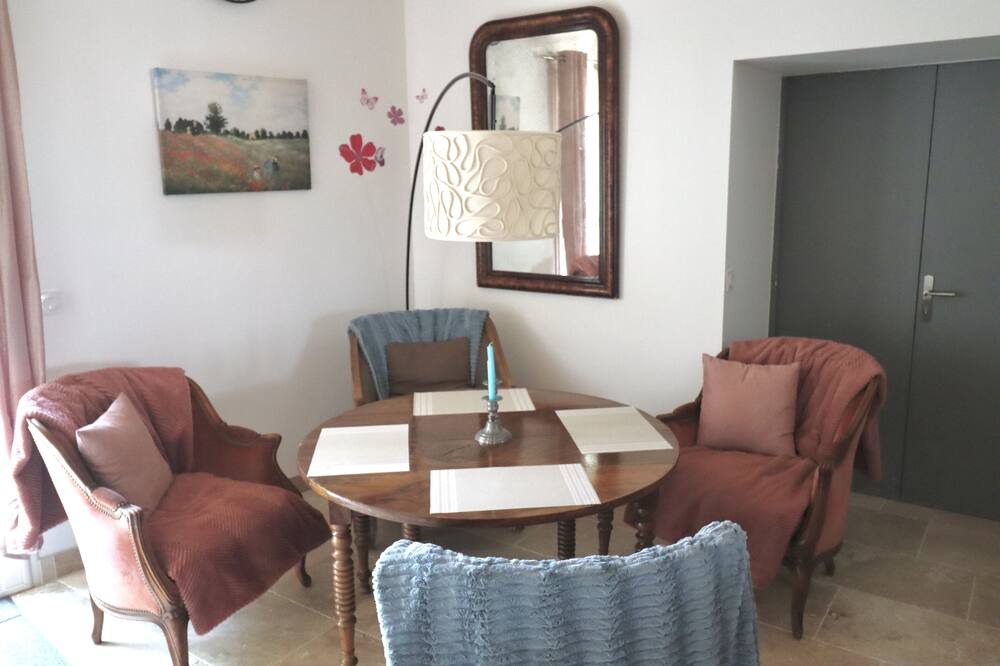 Photo of Livingroom in Saint-Just