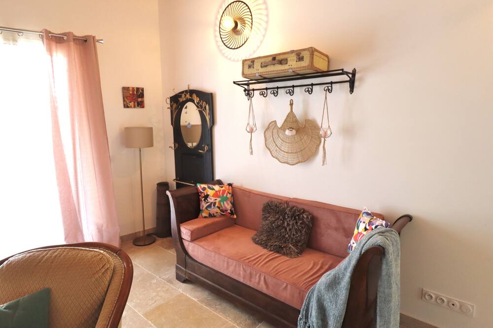 Photo of Livingroom in Saint-Just