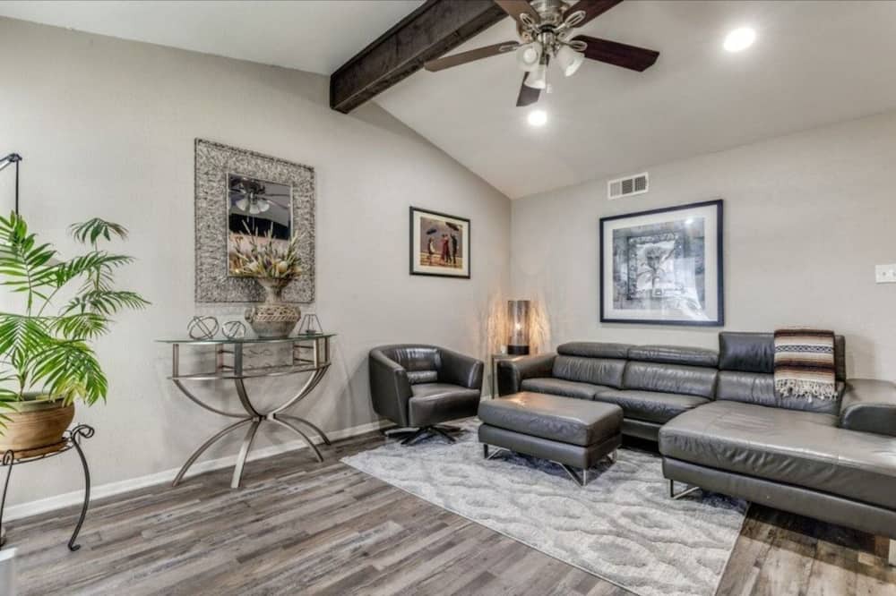 Photo of Livingroom in Terrell