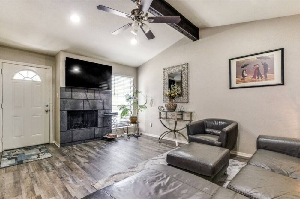 Photo of Livingroom in Terrell