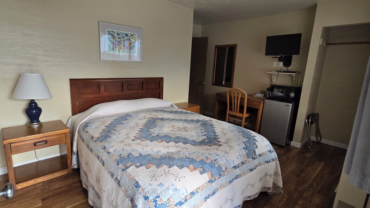 Photo of Bedroom in Jenner