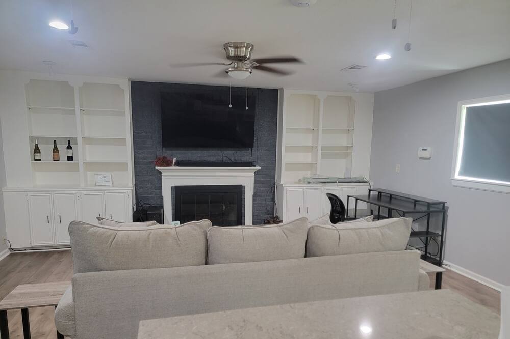 Photo of Livingroom in Alvin