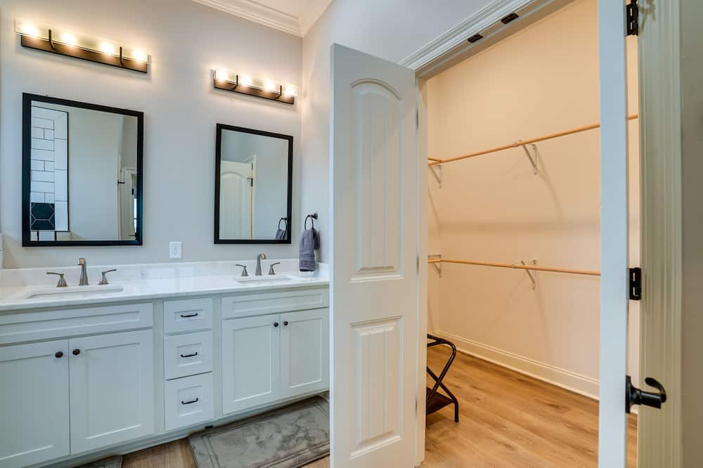 Photo of Bathroom in Saint Maurice