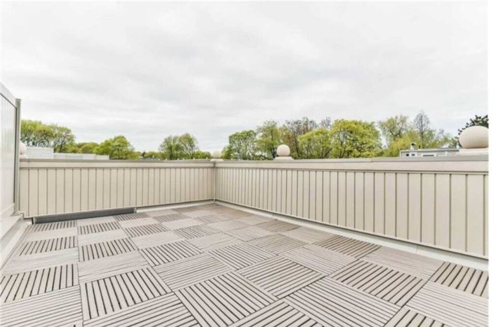Photo of Outdoor in Lawrence Park