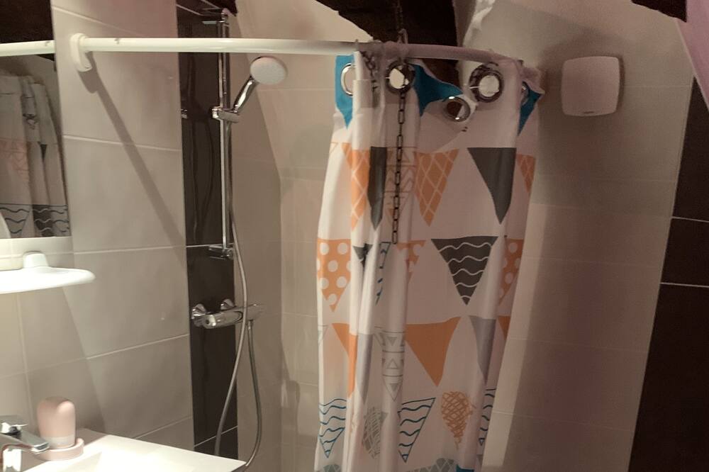 Photo of Bathroom in Carennac