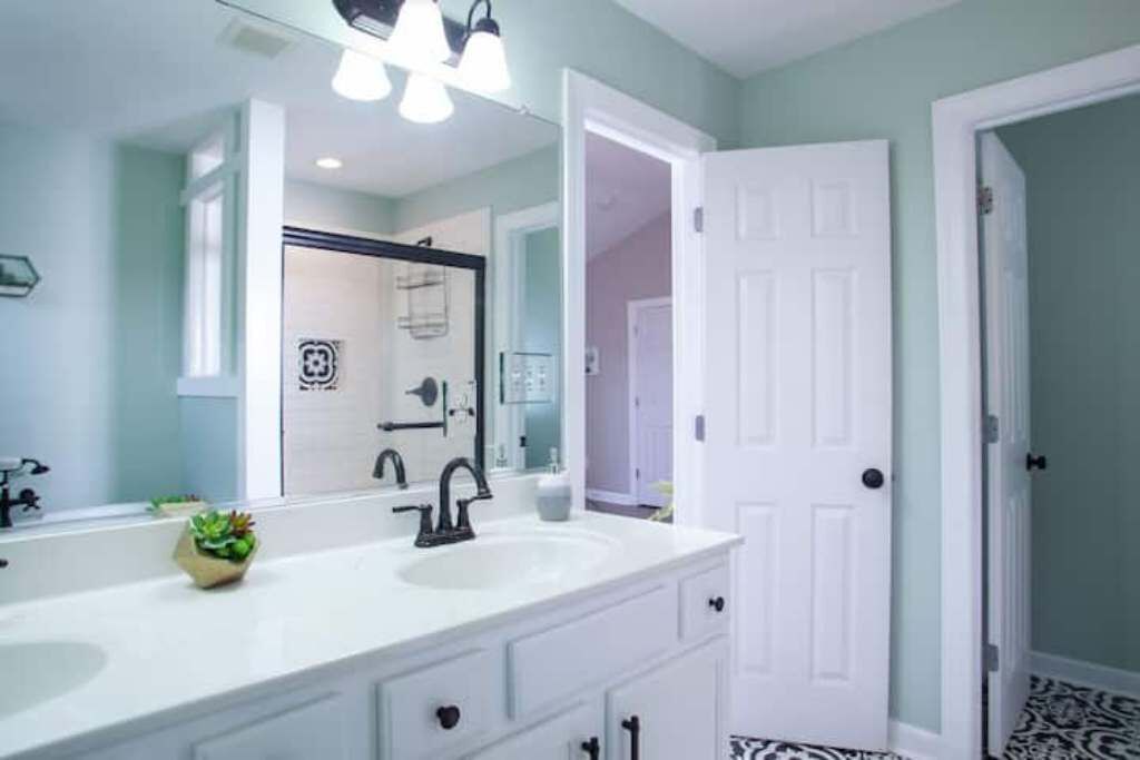 Photo of Bathroom in Chic's Beach