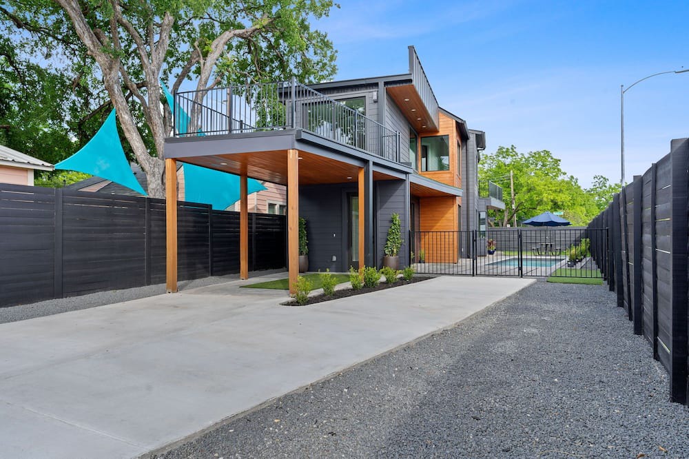 Photo of Outdoor in Cherrywood