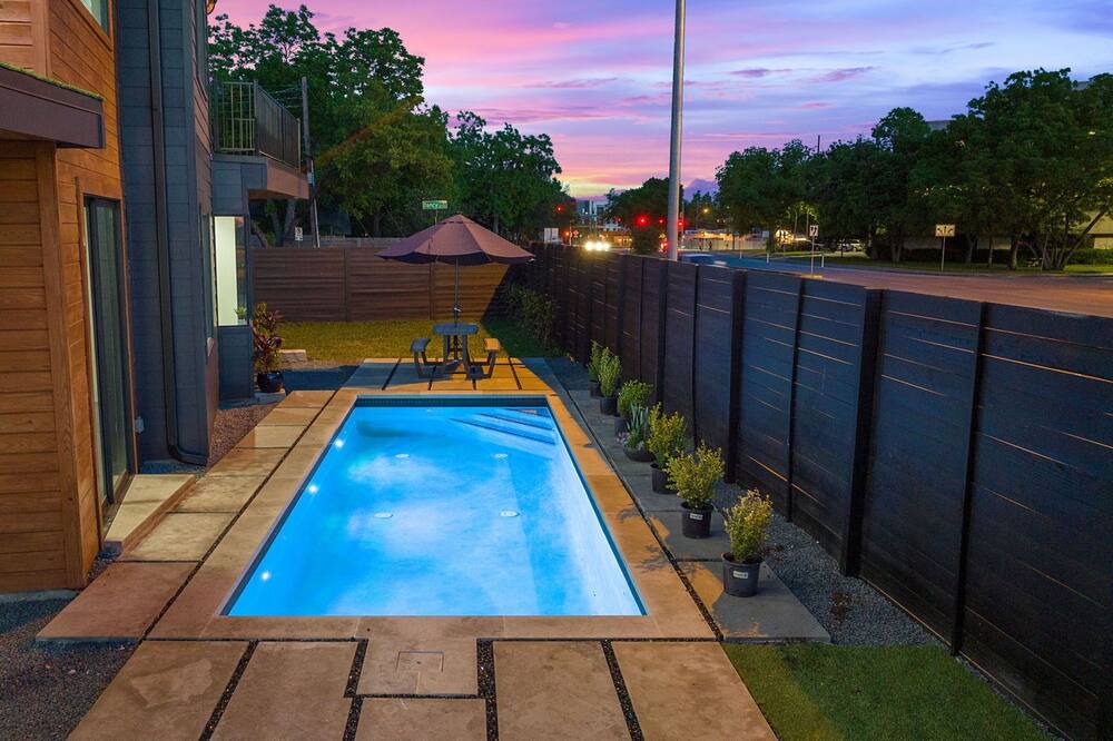 Photo of Outdoor in Cherrywood