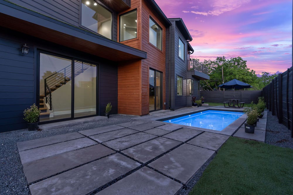 Photo of Outdoor in Cherrywood