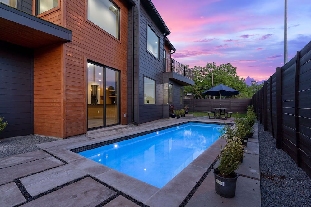 Photo of Outdoor in Cherrywood