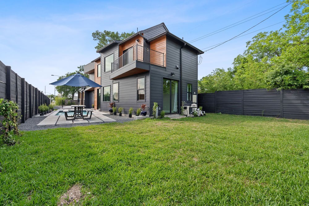 Photo of Outdoor in Cherrywood
